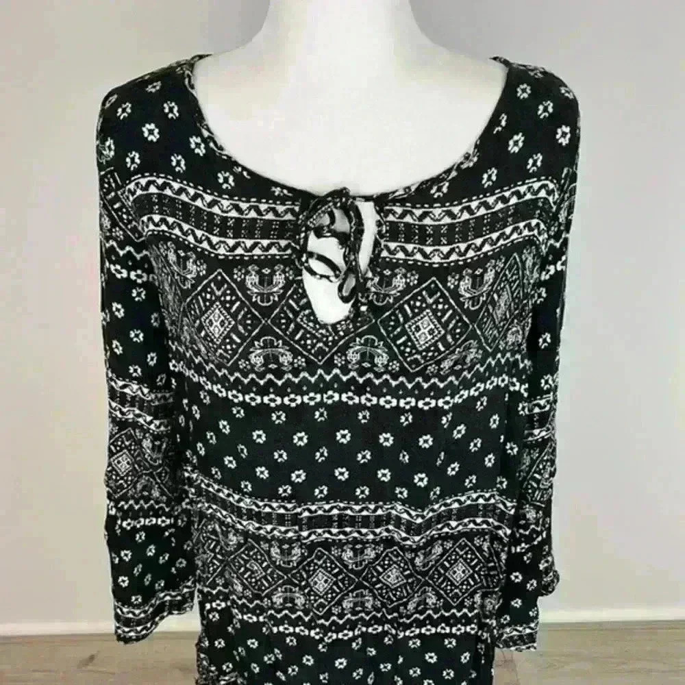 Charlotte Russe Black Top Size M - Picture 2 of 6